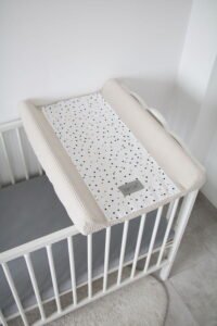 Presvlaka podloga za prematanje Confetti i bež