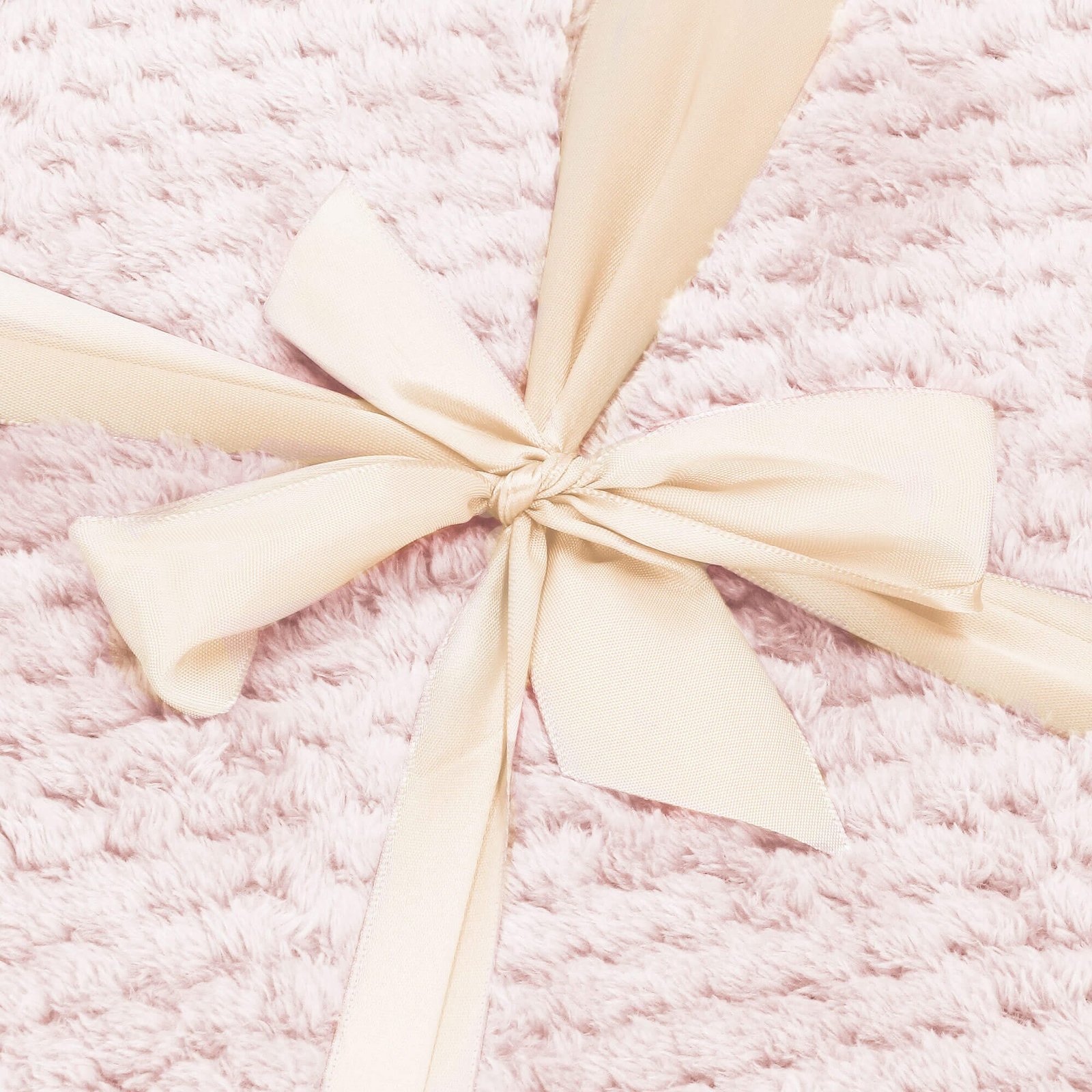 Prekrivač dimenzije 200 x 220 cm